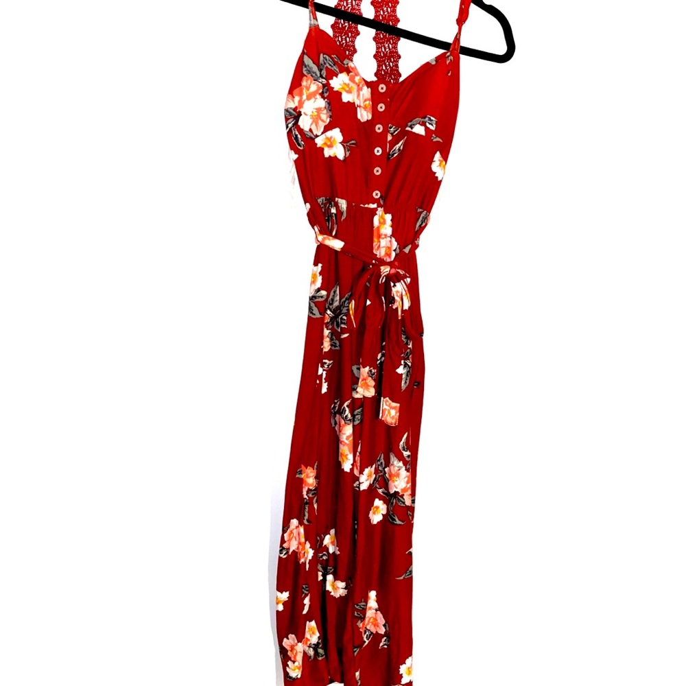 Casual, nice to wear during the week. Very confortable!